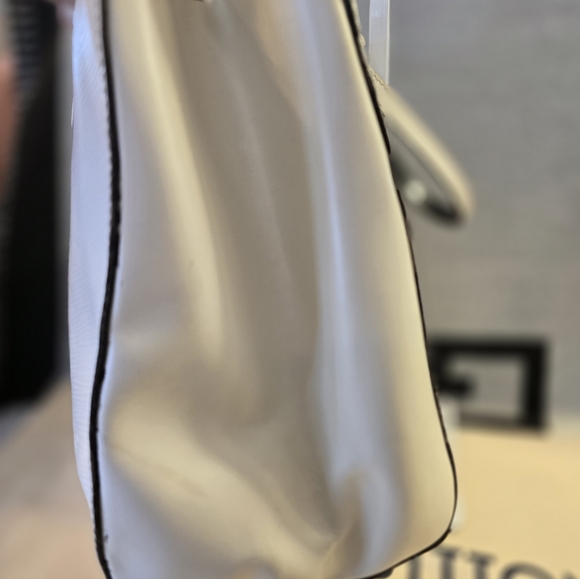 Louis Vuitton Epi White Tote Bag - Picture 5 of 12